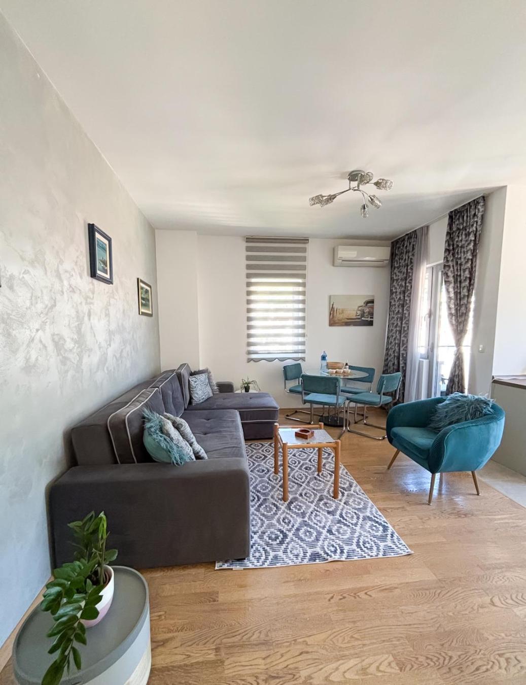 Apartment Charming In Center With Parking